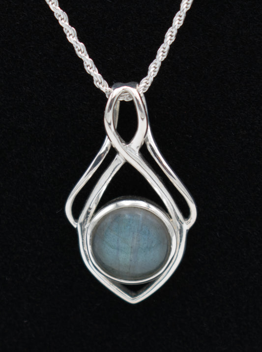 Labradorite Sterling Silver Chic Pendant with Sterling Silver Rope Chain