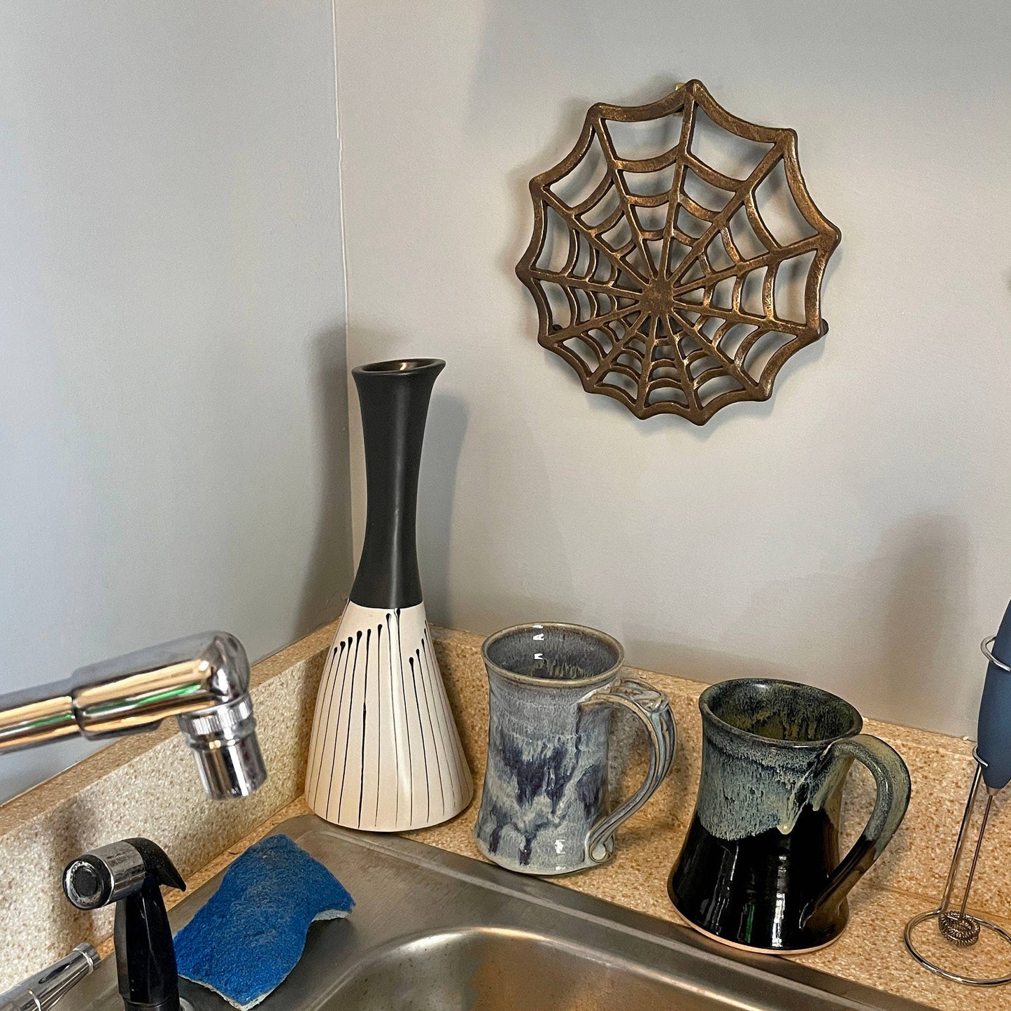 Bronze Finish Spiderweb Cast Iron Kitchen Trivet