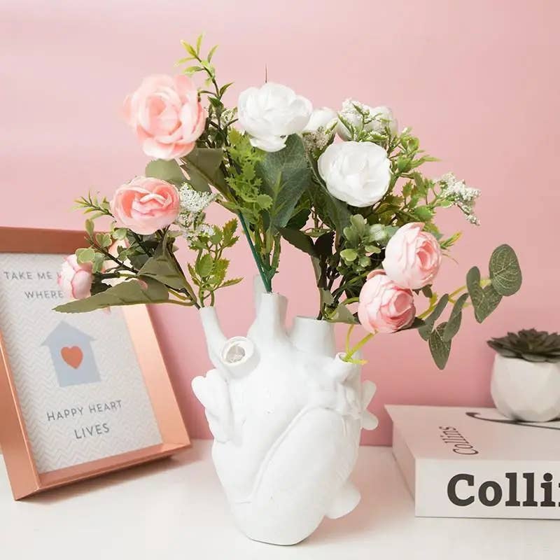 Anatomical Heart-Shaped Resin Flower Vase White
